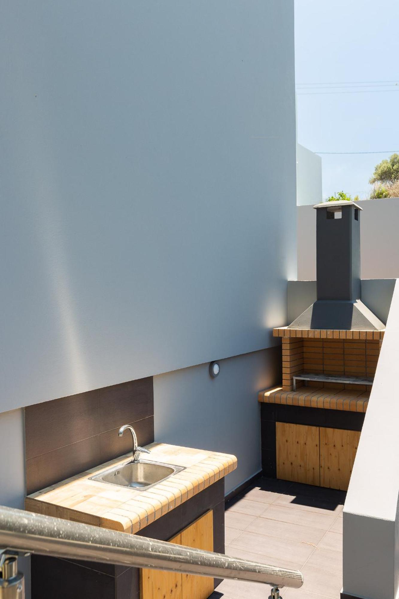 Nisos Villa, Pool & Heated Spawhirlpool, Walking To Beach, By Thinkvilla Sfáka エクステリア 写真